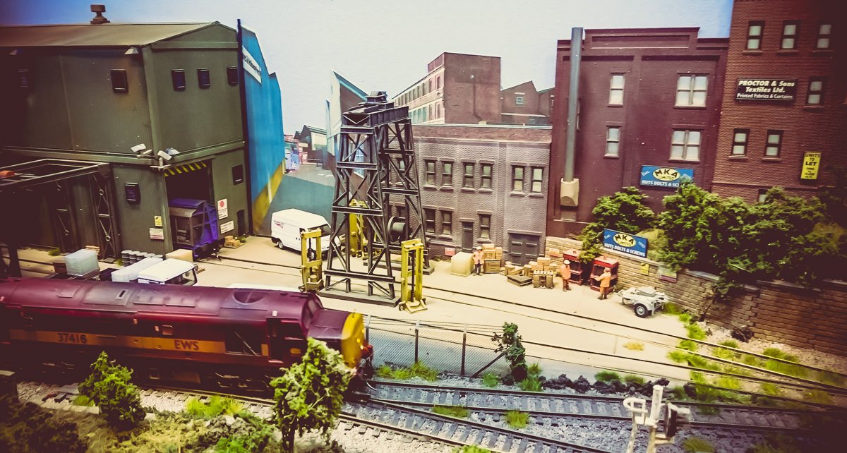itsadamagain's tweet photo. We are heading back to Leeds Model Railway Exhibition this weekend! #leedsmodelrailway #daddaysout #00guage https://t.co/1TFcnvNd6L https://t.co/A7CPORCbDX