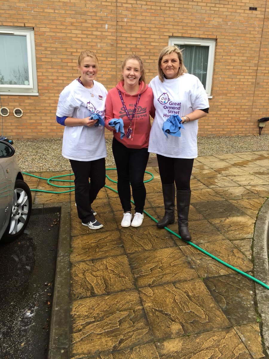 Great day raising dosh for gosh #gosh #fundrasing #teAmwest #carwash #£80 <a href="/jmb0606/">John Mark Brennan</a> <a href="/SDEBDD/">simon ewins</a>  <a href="/GreatOrmondSt/">Great Ormond Street Hospital for Children</a>  👍🏼👍🏼