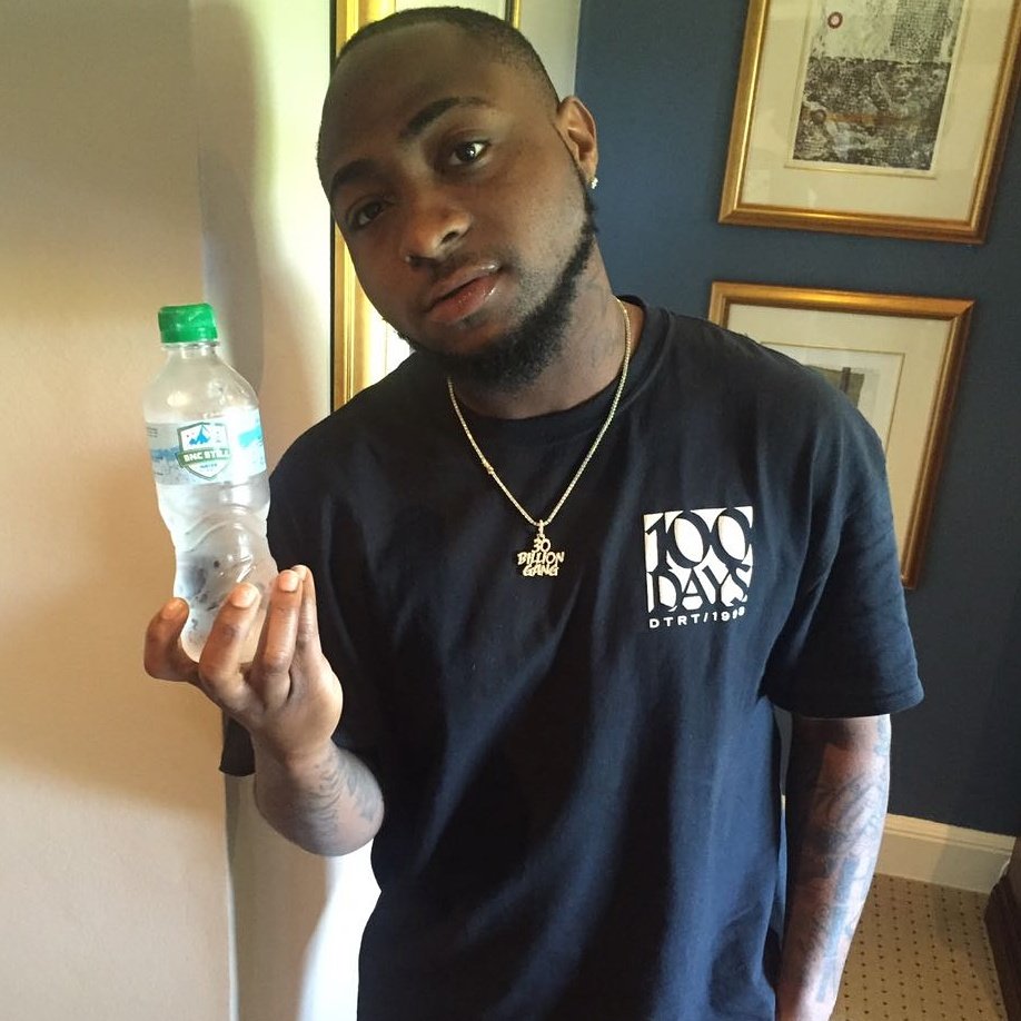 ChimaDnc's tweet photo. #stayhydrated #stayhealthy with @dncstillwater @iam_Davido https://t.co/nP9xktAyj5