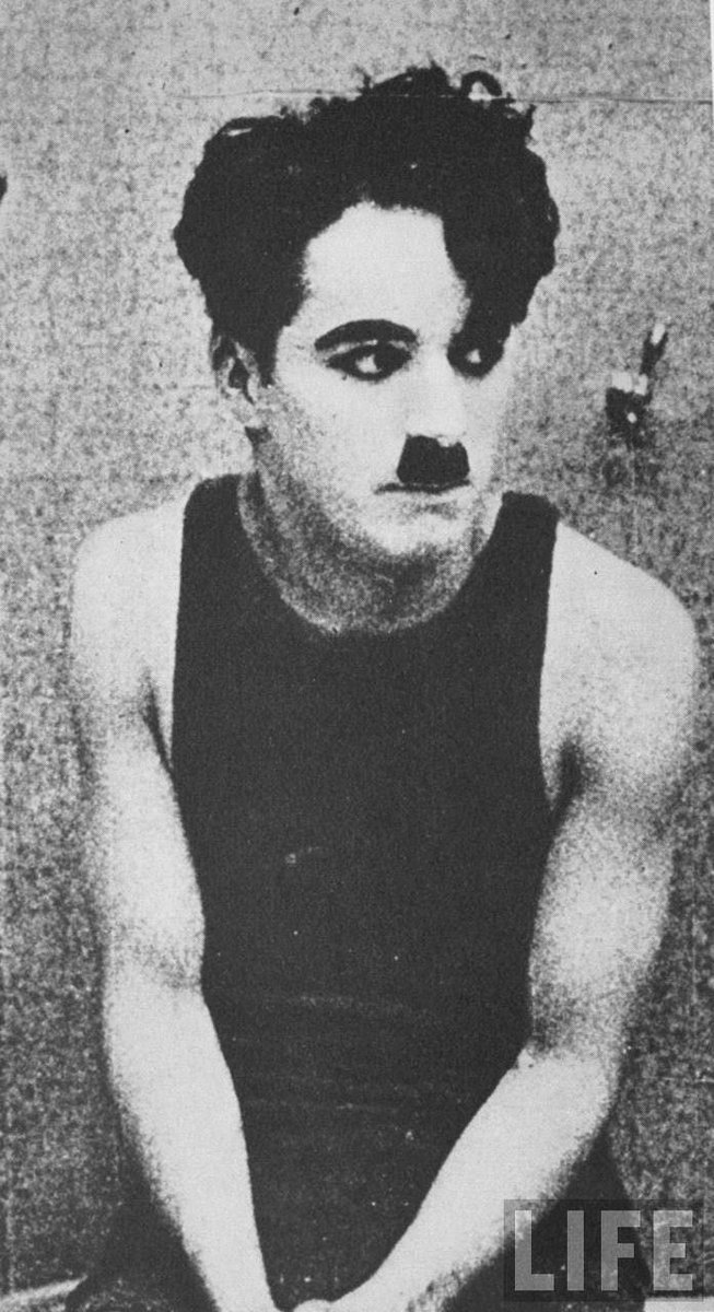 soares_304's tweet photo. Exemplo claro de que não é necessário dizer uma palavra para fazer pessoas terem êxtases de emoções.
#charliechaplin https://t.co/mEH8zMhWx6