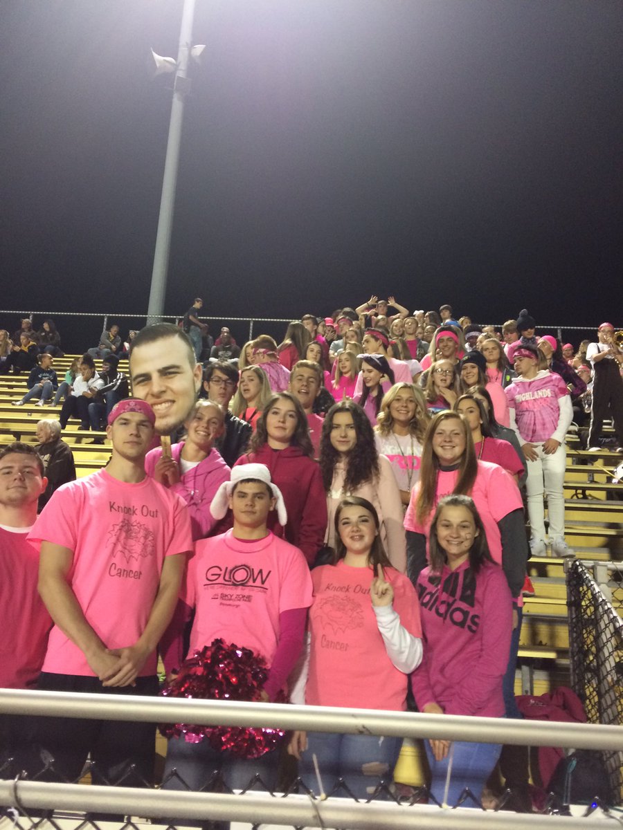 HighlandsRams's tweet photo. Highlands HS student section rocked our last game of the season! You make us proud! #rams4life https://t.co/nSX3cFKIQx