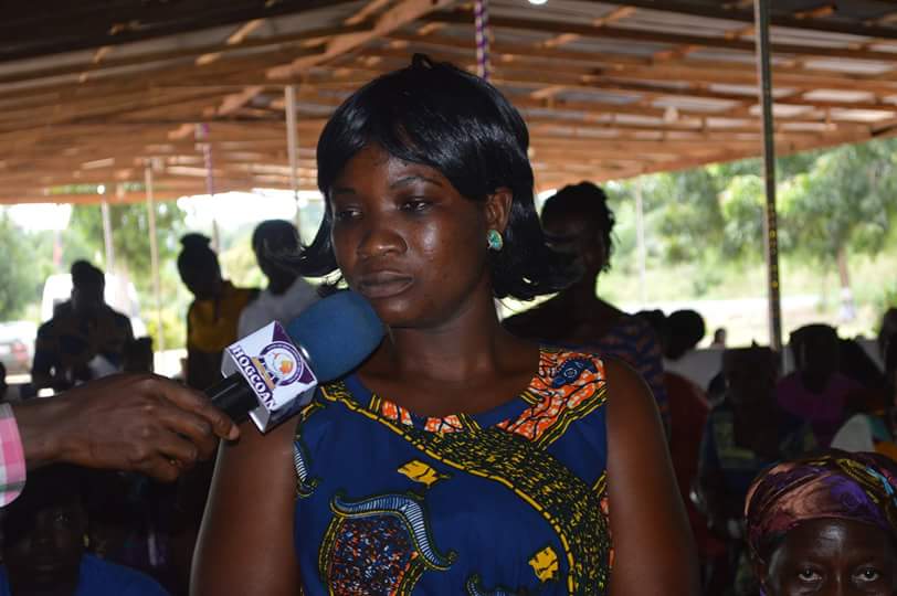 VictorHounkpati's tweet photo. The man of God located our dear sister in the picture and advised her to wait upon God for a good husband.
#AGABUS MALKIEL. https://t.co/TNOpIT2ASH