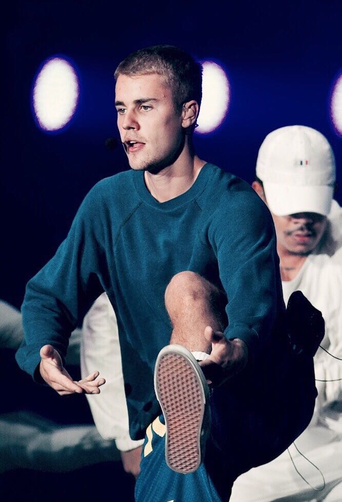 itsdrewbieberz's tweet photo. #EMABiggestFansJustinBieber https://t.co/3yt6dwk14B