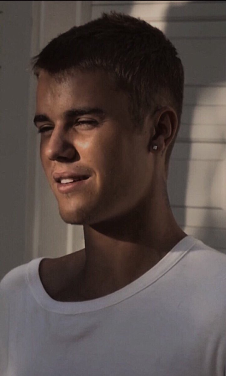 itsdrewbieberz's tweet photo. #EMABiggestFansJustinBieber https://t.co/30Lk64ukFv
