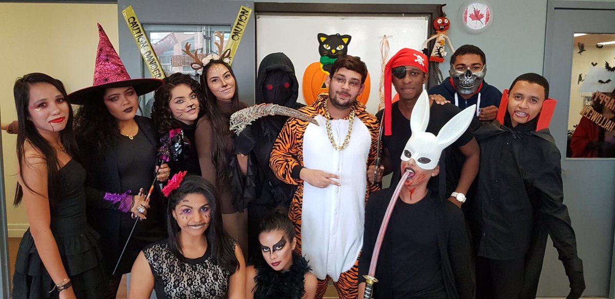 fabianamoura's tweet photo. Prog Cidadão do Mundo é diversão! #cdm3 #teamToronto 🇨🇦 #Halloween2017 @davitelles @FlavioDino @pedrooigorr https://t.co/g5A7HCmwT9