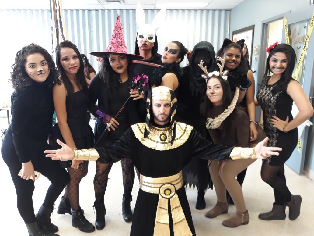 fabianamoura's tweet photo. Prog Cidadão do Mundo é diversão! #cdm3 #teamToronto 🇨🇦 #Halloween2017 @davitelles @FlavioDino @pedrooigorr https://t.co/g5A7HCmwT9