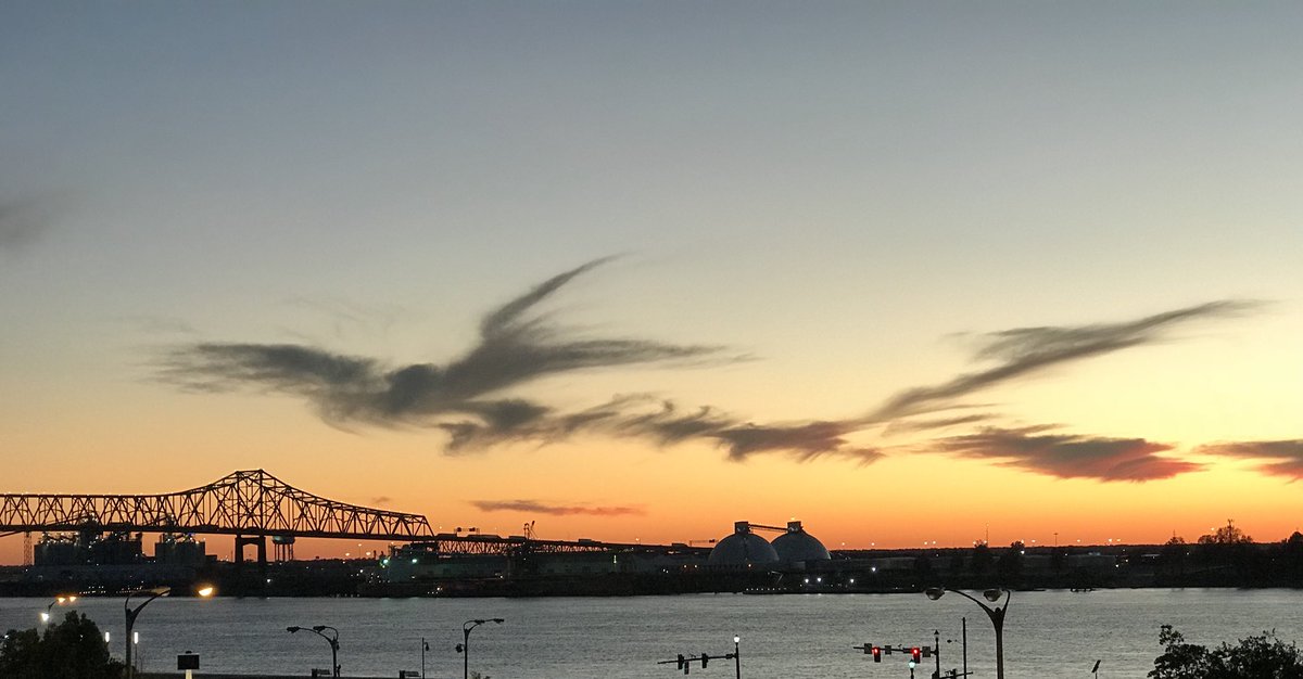 92knots's tweet photo. Last night on the Mississippi River #BatonRogue #LouisianaTravel https://t.co/t272KiDaNR