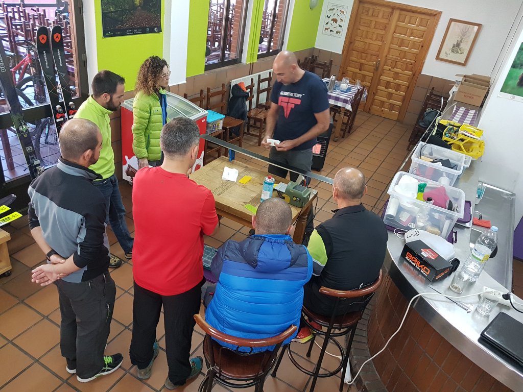 ClubAvientu's tweet photo. Curso de mantenimiento y reparación de ski https://t.co/noq7PJNhkq https://t.co/ZOuZ8o2sP6