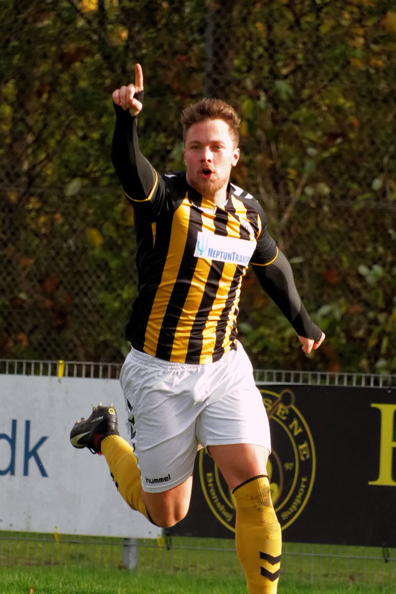 Hvepsene1919's tweet photo. Vi har talt med den dobbelte målscorer @BechmannTimm17 om gårsdagens sejr over Hillerød og den sidste kamp mod Frem https://t.co/gBRZzd9nYE https://t.co/rP7mlCK1Qf
