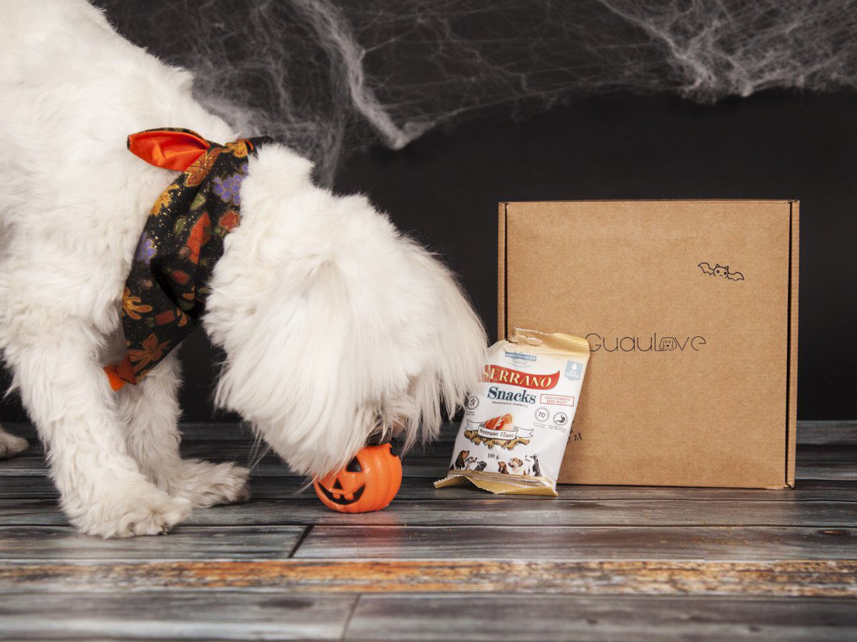 Trastu no ha podido esperar a Halloween y ya se está comiendo los Serrano Snacks de <a href="/_mnatural/">Mediterranean Natural</a> 😂 ¡puedes pedir la tuya hasta el día 31!