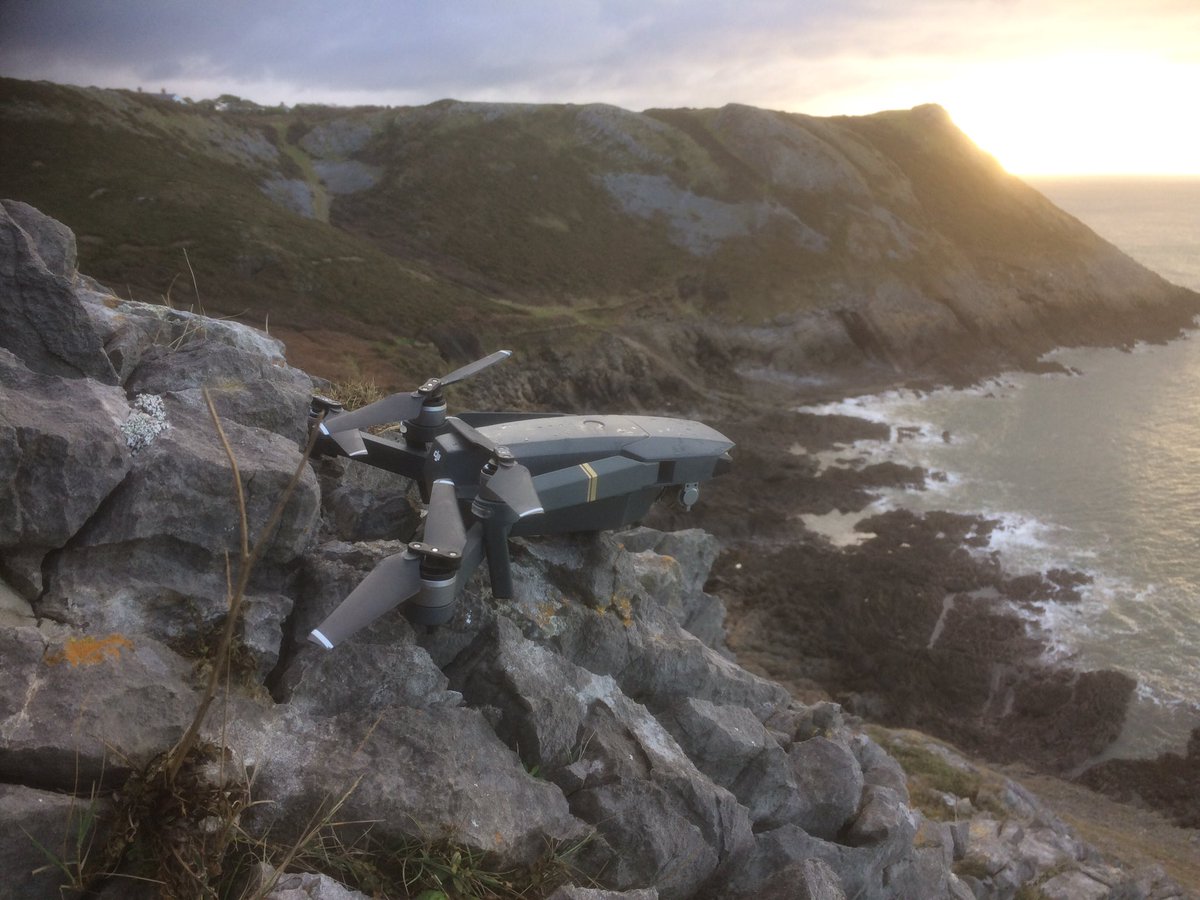 goweradventures's tweet photo. Early morning Drone recovery between Three Cliffs and Southgate. https://t.co/TvkrDd4s0U