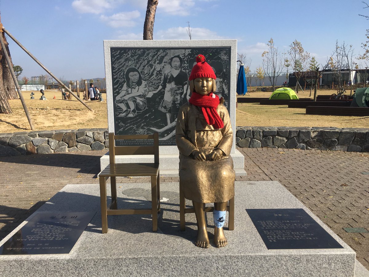 Aafaq10's tweet photo. Bushra Gohar sitting alone to figure out why #ANP lost to #PMLN in #NA04 #NayaKpk #ItsNotHarassment #Peshawar #Sejong https://t.co/zrbqDqcMW1