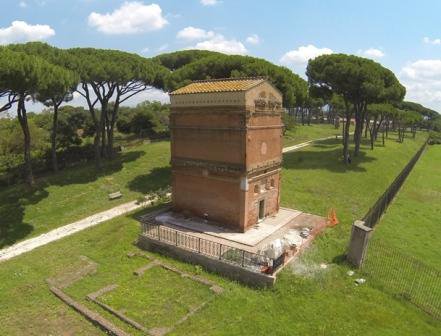 «Apre al pubblico la tomba Barberini restaurata, gioiello del parco archeologico della via Latina» - viaappiaantica.com/2017/10/29/rom…