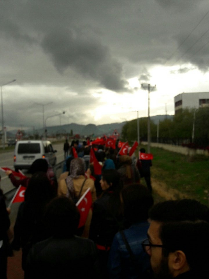 RahmiDemirayak's tweet photo. Kara bulutların altında bile cumhuriyet için #aküyürüyor https://t.co/8hXvSbdGmq