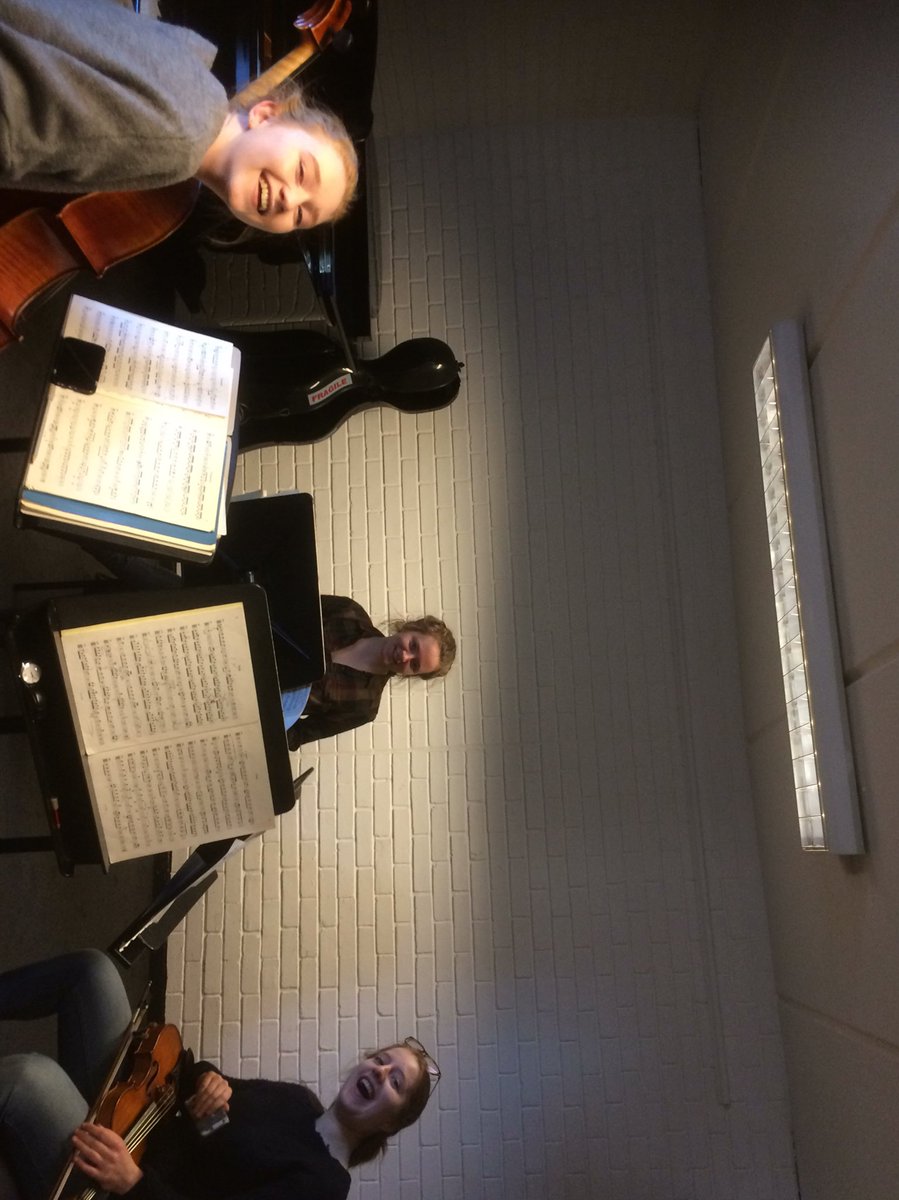 Anthony_Viola98's tweet photo. Quartet sesh on fire 🔥🔥#haydnseek https://t.co/nziNgsqg2r