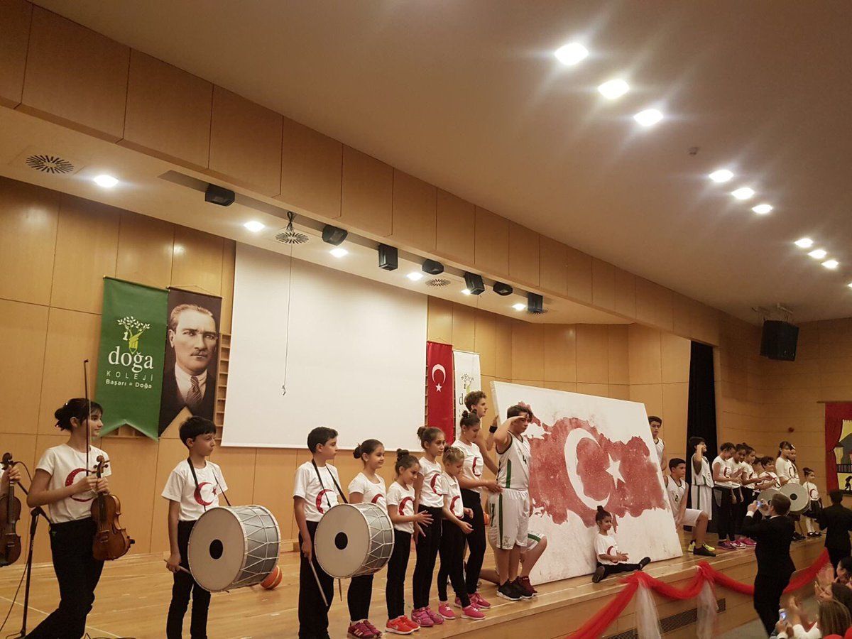PelinKahraman19's tweet photo. Özlüce Doğa Koleji Gurur verici bir Cumhuriyet Bayramı Kutlama Töreni 🇹🇷🇹🇷🇹🇷@GuldemG @cnnczr @ozluce_doga @aslihancelik13 https://t.co/lHXMa5nVOV