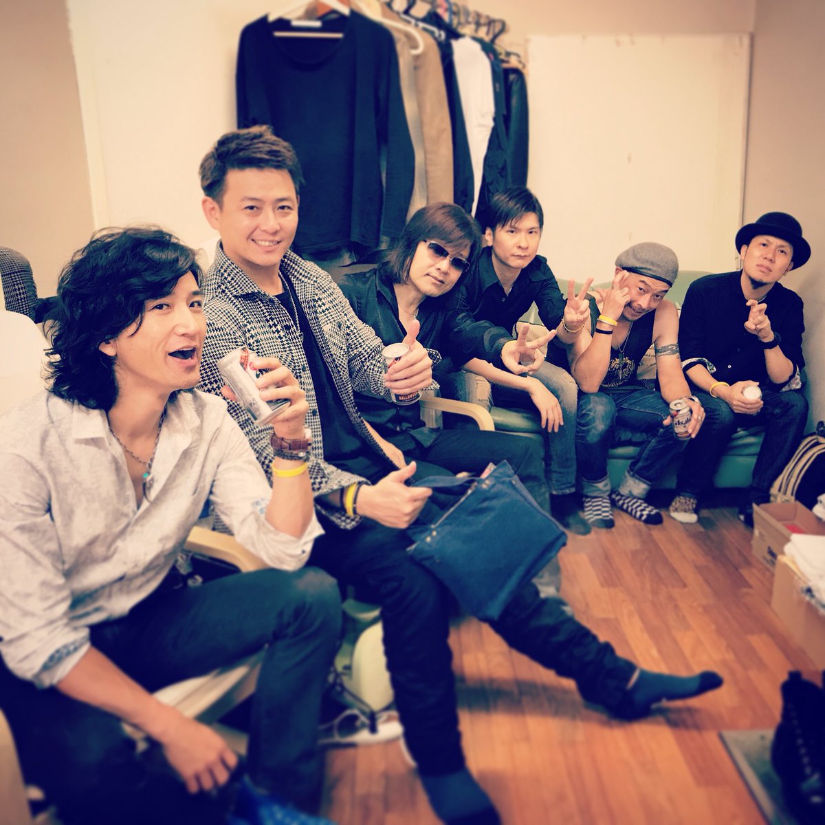 YoshimotoHiroki's tweet photo. Day2, 2stages of #doa #FallWinterLive #OpenDoor 2017 done here in Kobe👍🏻🎤🎸
２日目神戸2ステージを終えました。台風🌪で開催も微妙だったにも関わらず楽しく熱い時間をありがとうございました！ https://t.co/I7Iqz0EQpS