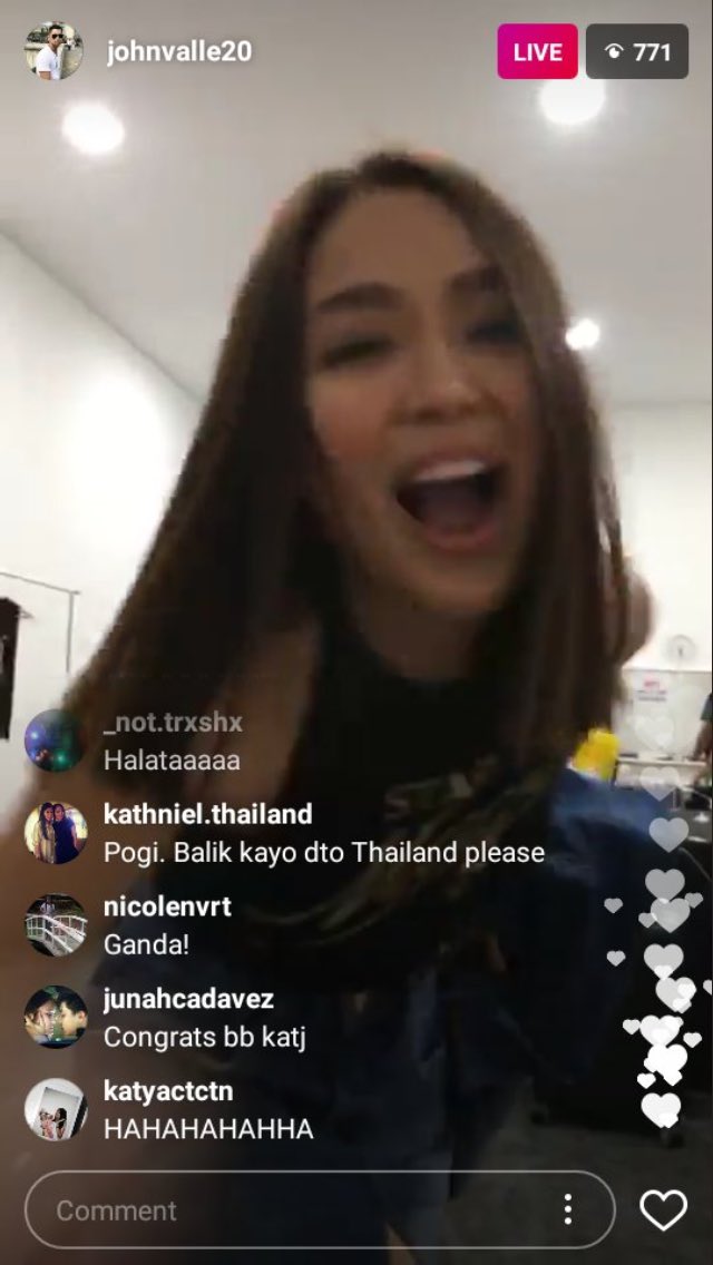 ofcedwardbarber's tweet photo. hyper kathryn and maymay is love. huhuhu.

SMSilverAnniv SGxMAYWARD https://t.co/xJ8tPLCxCW