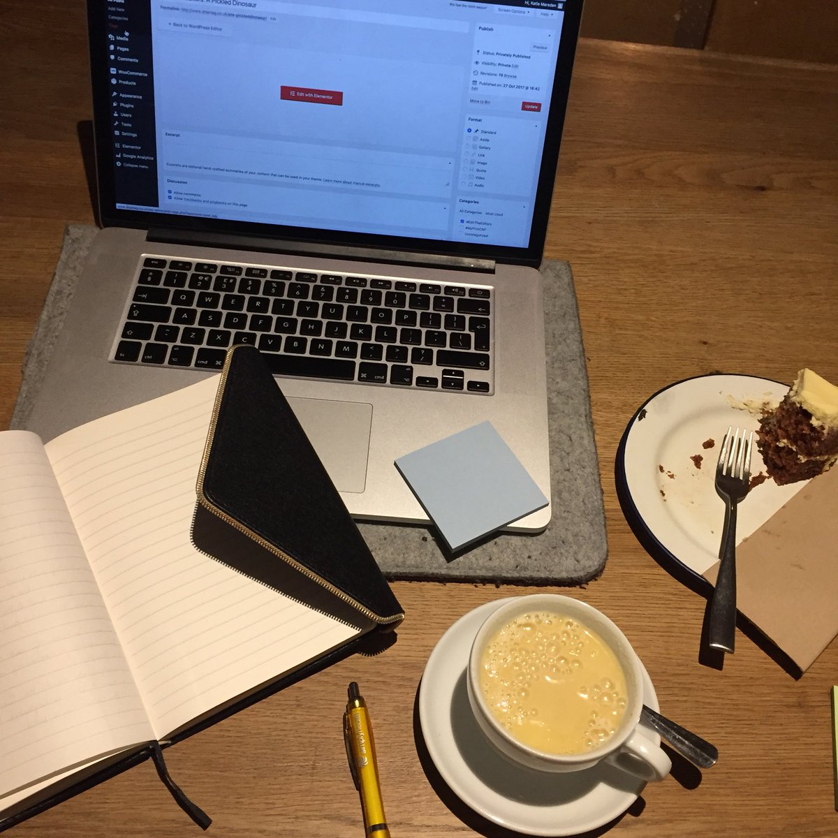 DNAMagazineUK's tweet photo. Cake, hot chocolate and the #DNAIssue3 submissions – a great way to spend a Sunday morning https://t.co/iQcFvo6TgO