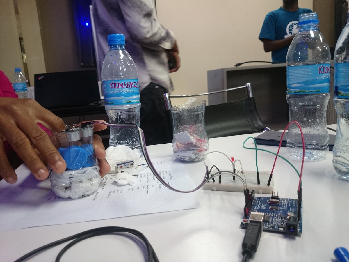 ediebax's tweet photo. #SHDDar Products on making based on different problems identified @bunihub @sciencehackday @rahabroadband #ScienceHackDay #Hacking https://t.co/flnveT2qQl