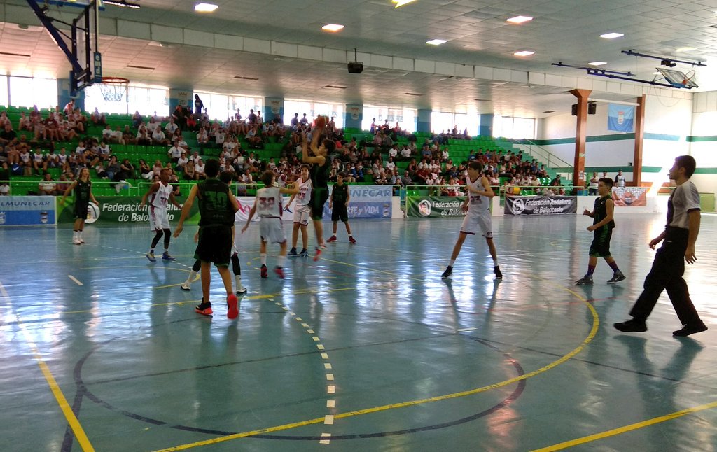 FAB_Andaluza's tweet photo. Final  #CASEBAIM17
2P Min5
@fabcadiz @FABGranada 23-27
@DeporAND @TurismoDeporAND
# Valorcesto
# Almuñecar-LaHerradura https://t.co/pcAKGxO1Df