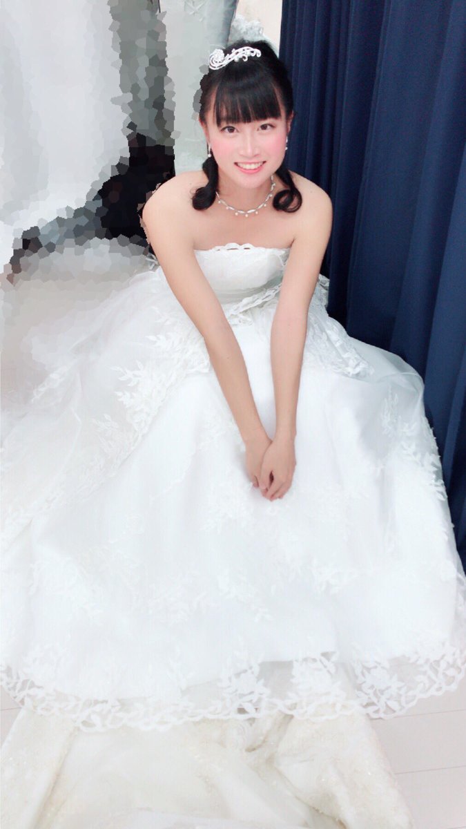 comms_yuki's tweet photo. 今回のブライダルショー
2着とも純白ドレスでした💍
純白ドレスにはリセットという意味が
あるのを皆さんご存知ですか⁇
今の私にぴったりの色‼︎
私は純白ドレスを着て
気持ちのリセットしました😊

#サロンプレーチェ
#wedding #dress 
#ブライダルモデル https://t.co/YkEG1sbHaT