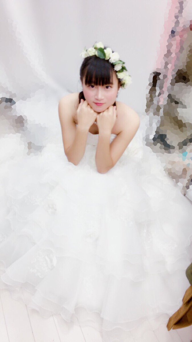 comms_yuki's tweet photo. 今回のブライダルショー
2着とも純白ドレスでした💍
純白ドレスにはリセットという意味が
あるのを皆さんご存知ですか⁇
今の私にぴったりの色‼︎
私は純白ドレスを着て
気持ちのリセットしました😊

#サロンプレーチェ
#wedding #dress 
#ブライダルモデル https://t.co/YkEG1sbHaT