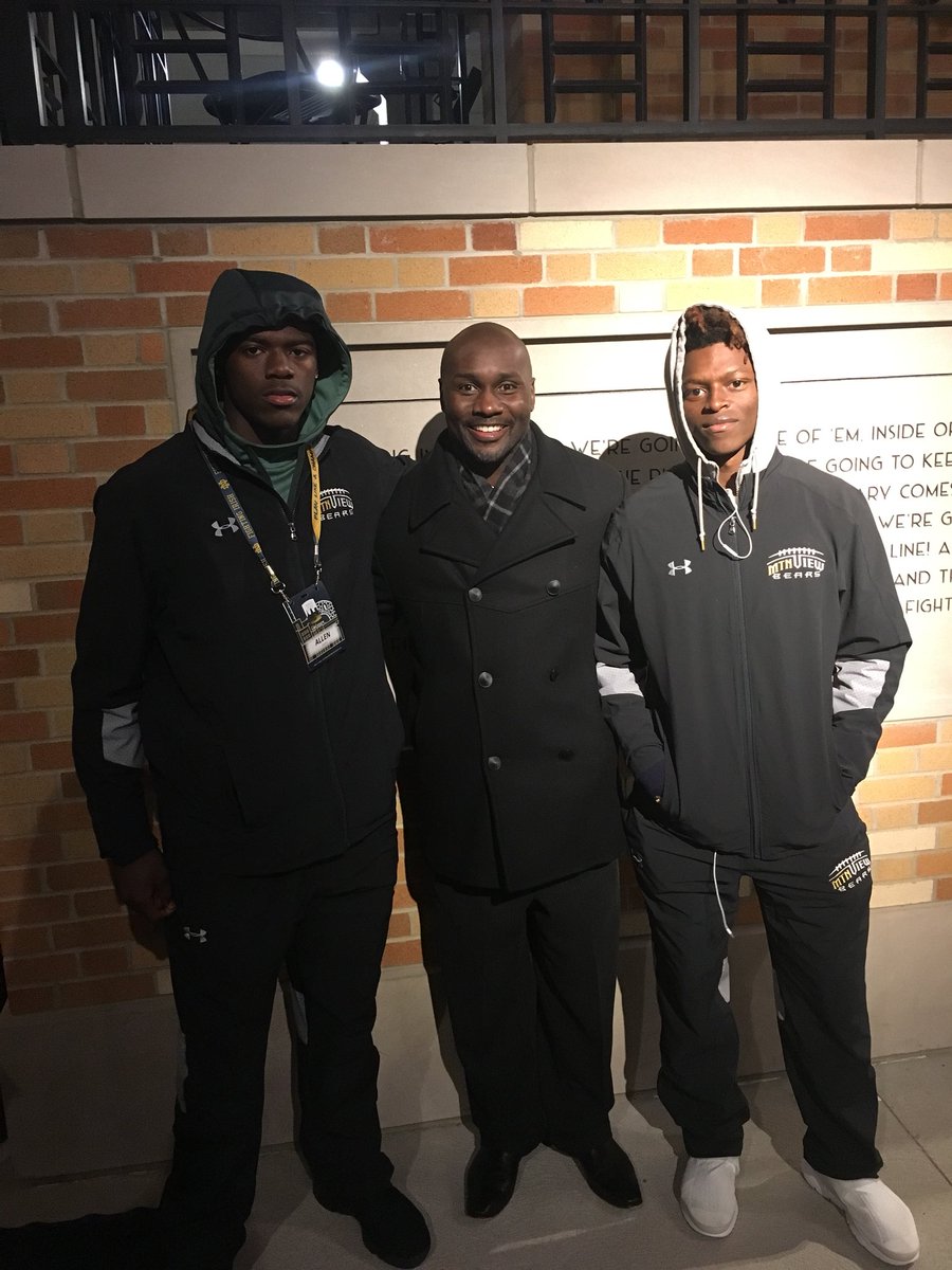 allensmithjr_'s tweet photo. Good visit at Notre-Dame with my boy Dennarrio 💯🤘🏾 https://t.co/LsLy5RkNUW