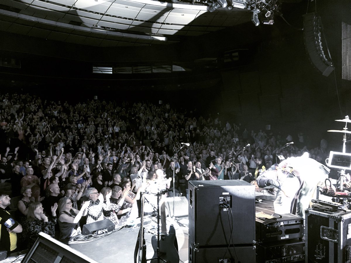 Squeezeofficial's tweet photo. Another packed gig in #harrogate last night, with a long drive straight back to London for radio. Thank you #jointhedotstour #nowtorest https://t.co/SUYuCyknmP