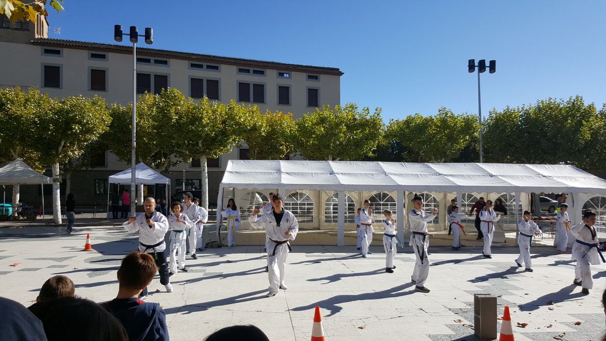 TKDSolsona's tweet photo. Gran exhibición está mañana en Solsona https://t.co/slkU9QchOg