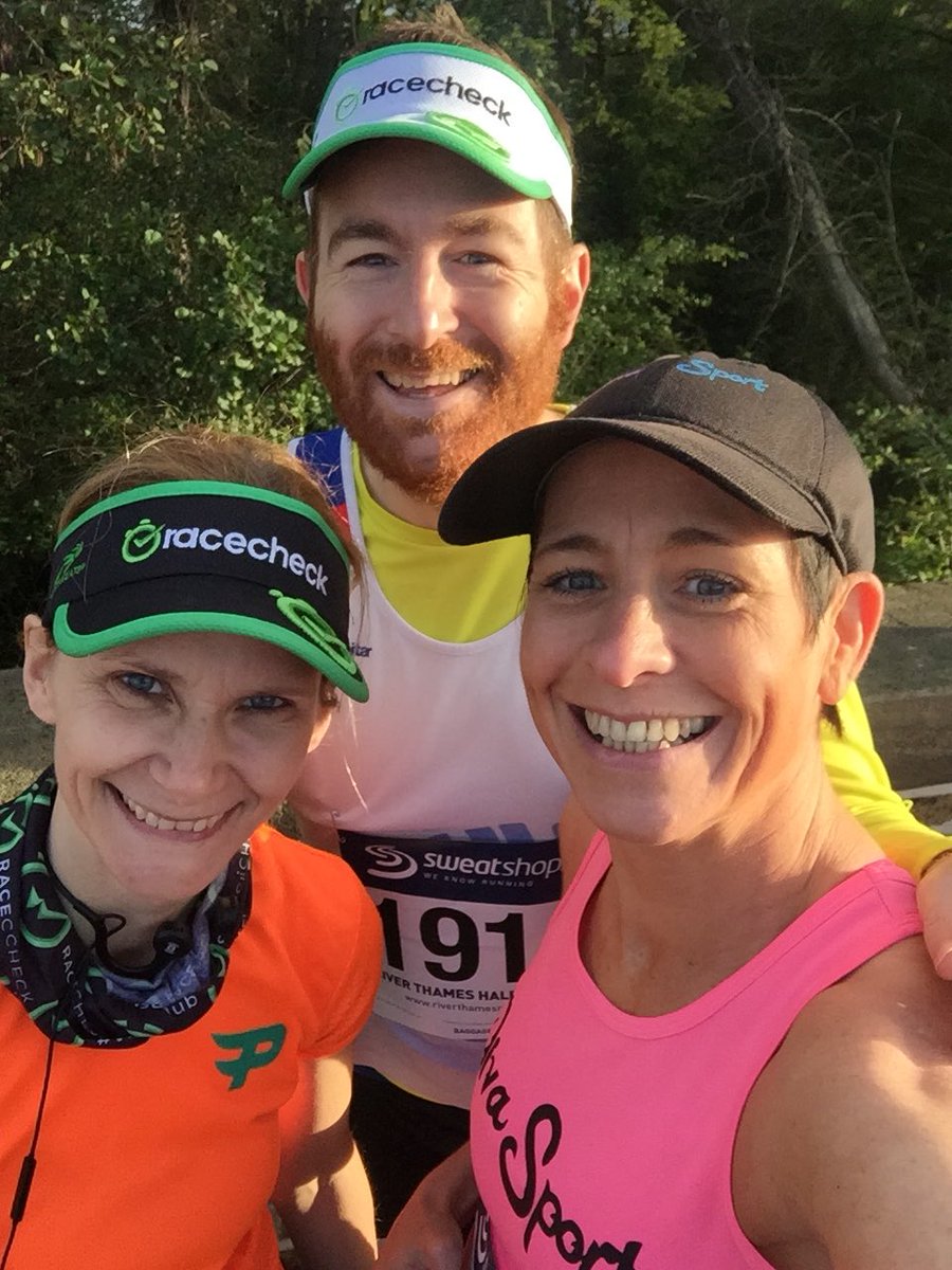 runningmammacat's tweet photo. Spot the odd one out @race_check π lovley to meet @Leekemp29Kemp & Michelle #visorclubsandwich #riverthamesrun #visorclubwannabe https://t.co/9qzdFp8eEG