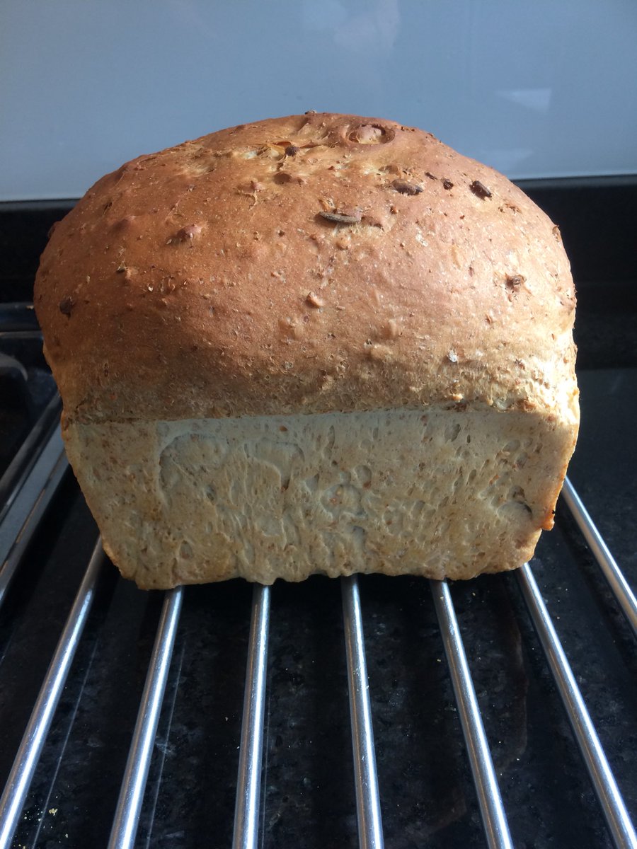 There are some beautiful bakes being posted today but nothing beats the smell of a freshly baked loaf! Cheese, chutney and lunch is sorted 😀
