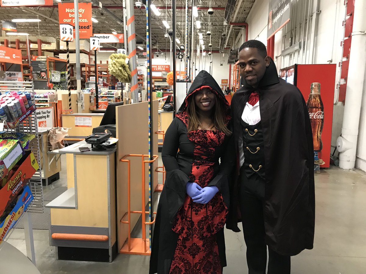 YaimeeG's tweet photo. Last weekend for #CAM  
#Halloween2017 https://t.co/31jFMo3Z1J