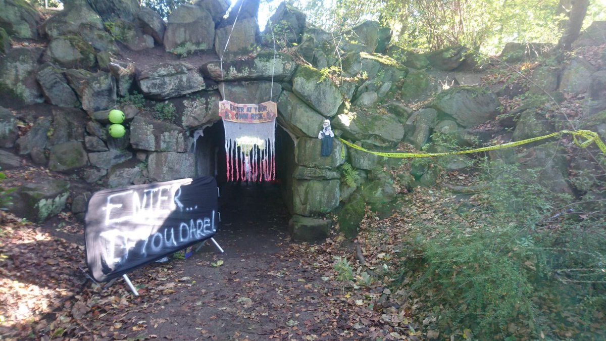 HalloweenFunRun's tweet photo. The spooky tunnel awaits... https://t.co/3xJduiJxgb