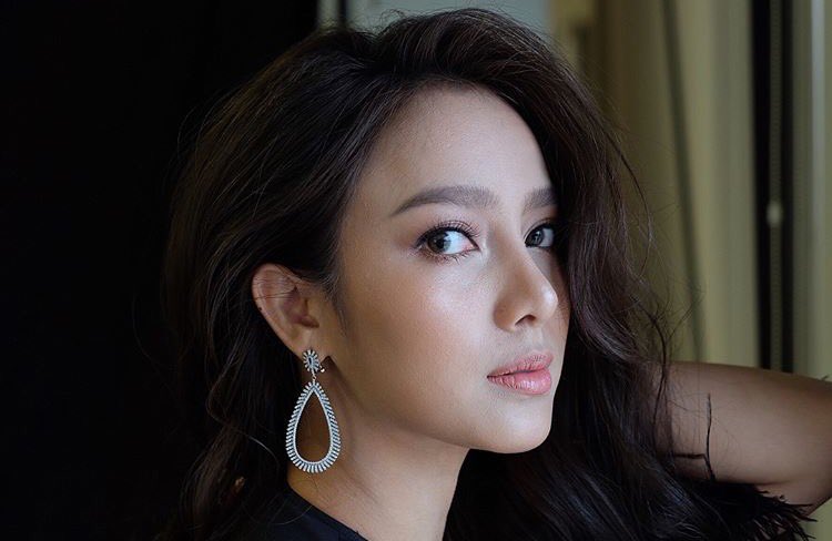 ladiiprangbth's tweet photo. ig #chartmakeup Make up #preawwnp #แต่งกับชาตินี้สวยถึงชาติหน้า https://t.co/V7ewoBRALC