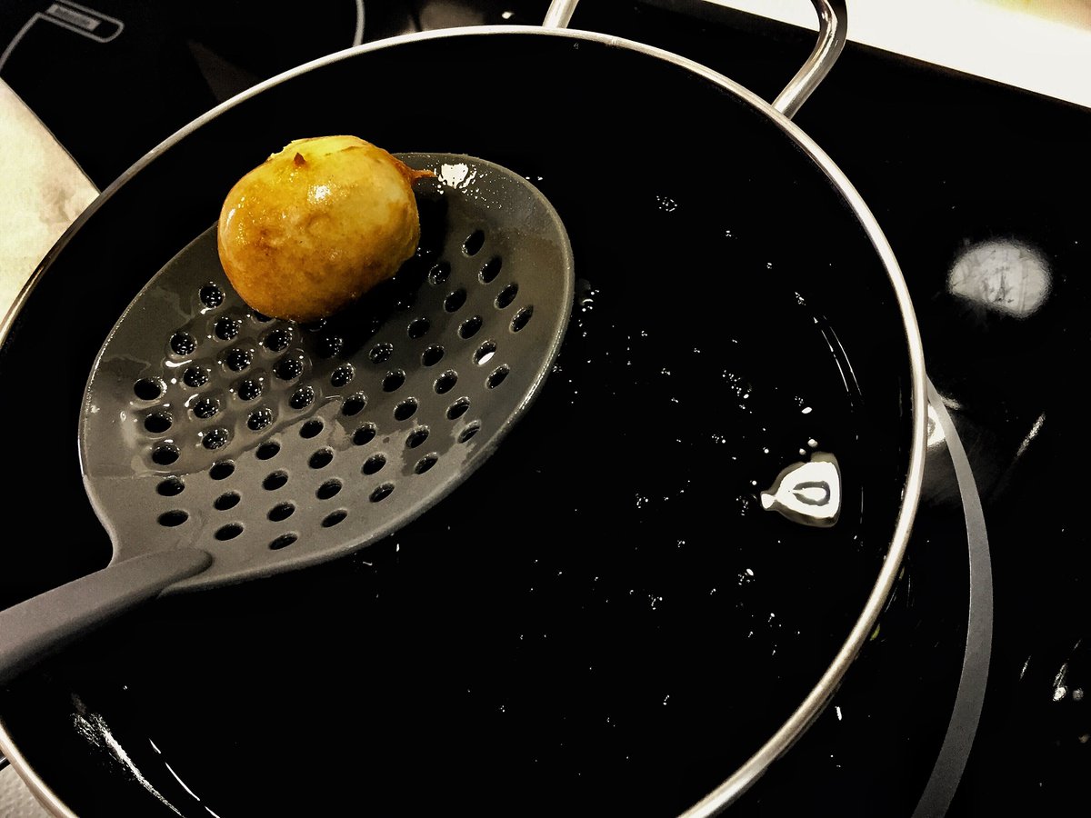 uhmmmCookies's tweet photo. Con @altusan haciendo... #buñuelos!! Mañana de domingo divertida y entretenida. Ya tenemos para el café.

Ya mismo salen las cremas!! https://t.co/DJSAJIeUom