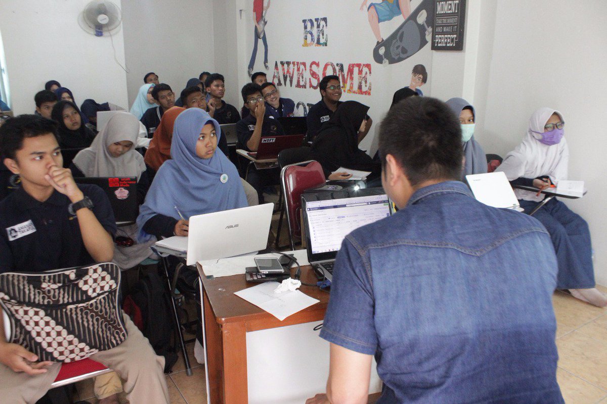 Allhamdulillah telah berjalan program reguler DPN bertema digital marketing yang dibawakan oleh bang Dimas(Digital Marketing Afra Kids)