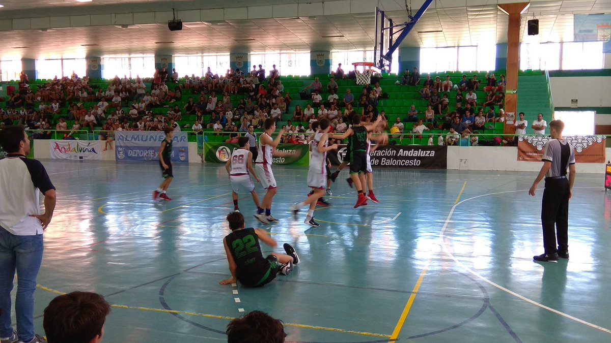 FAB_Andaluza's tweet photo. Final  #CASEBAIM17
4P Min5
@fabcadiz @FABGranada 58-61
@DeporAND @TurismoDeporAND #Valorcesto  #Almuñecar-LaHerradura https://t.co/fuskZgbevz