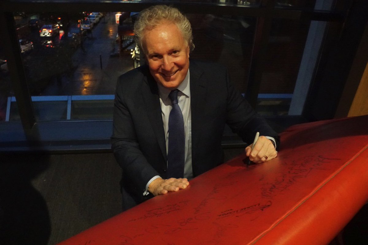 Jean Charest signing red couch after sharing his story what Canada means to him <a href="/redcouchtour/">Red Couch Tour</a> <a href="/mbamtl/">MBAM</a> <a href="/canada150th/">Canada 150</a>
