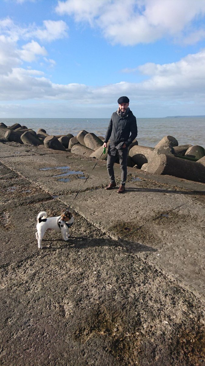andrewgiles007's tweet photo. Morning beach walk with @nicolatriplets #Alfie https://t.co/XxxT6RoIup