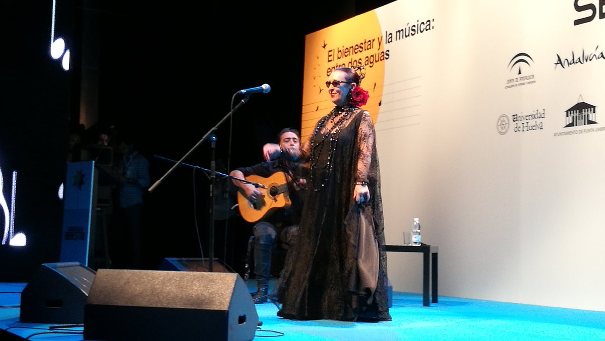 RadioHuelva's tweet photo. .@MartirioOficial y @raulrazondeson nos regalan su tiempo, su voz y su alma para cerrar #SERByM @SERbienestar https://t.co/RMUVNPp82k
