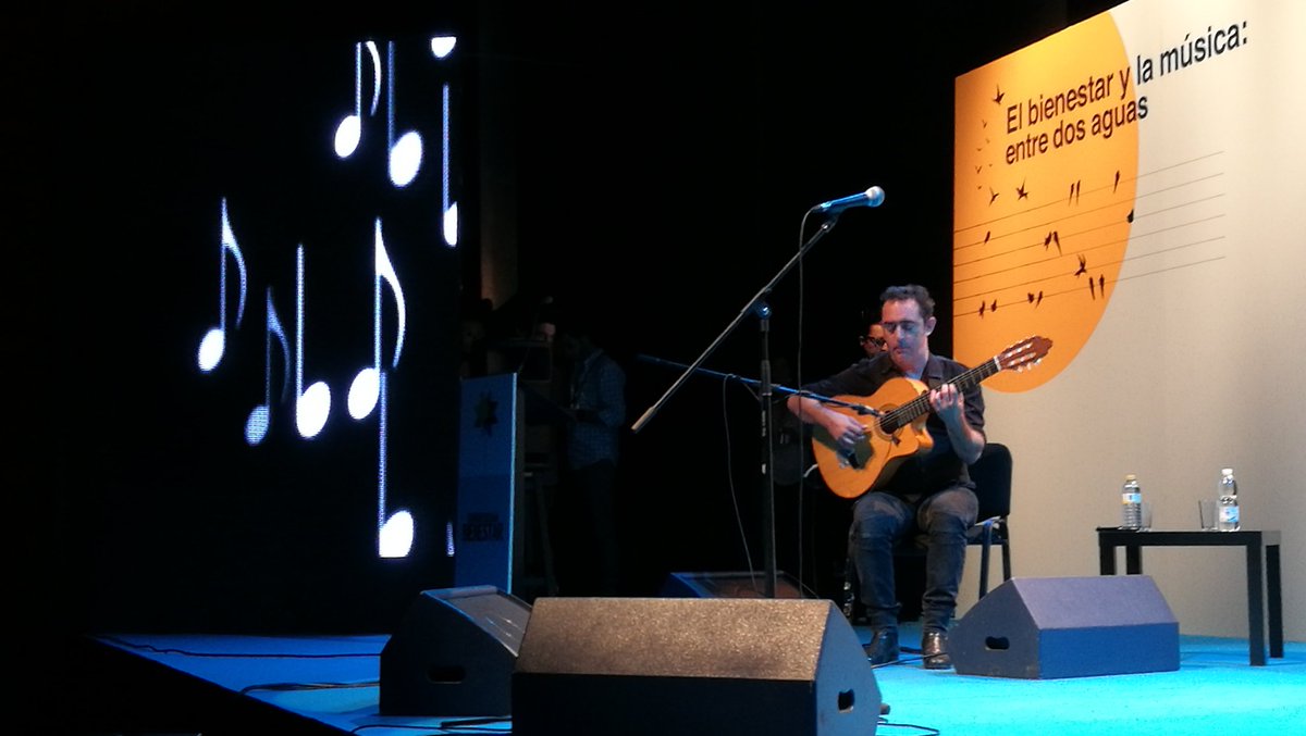 RadioHuelva's tweet photo. .@MartirioOficial y @raulrazondeson nos regalan su tiempo, su voz y su alma para cerrar #SERByM @SERbienestar https://t.co/RMUVNPp82k