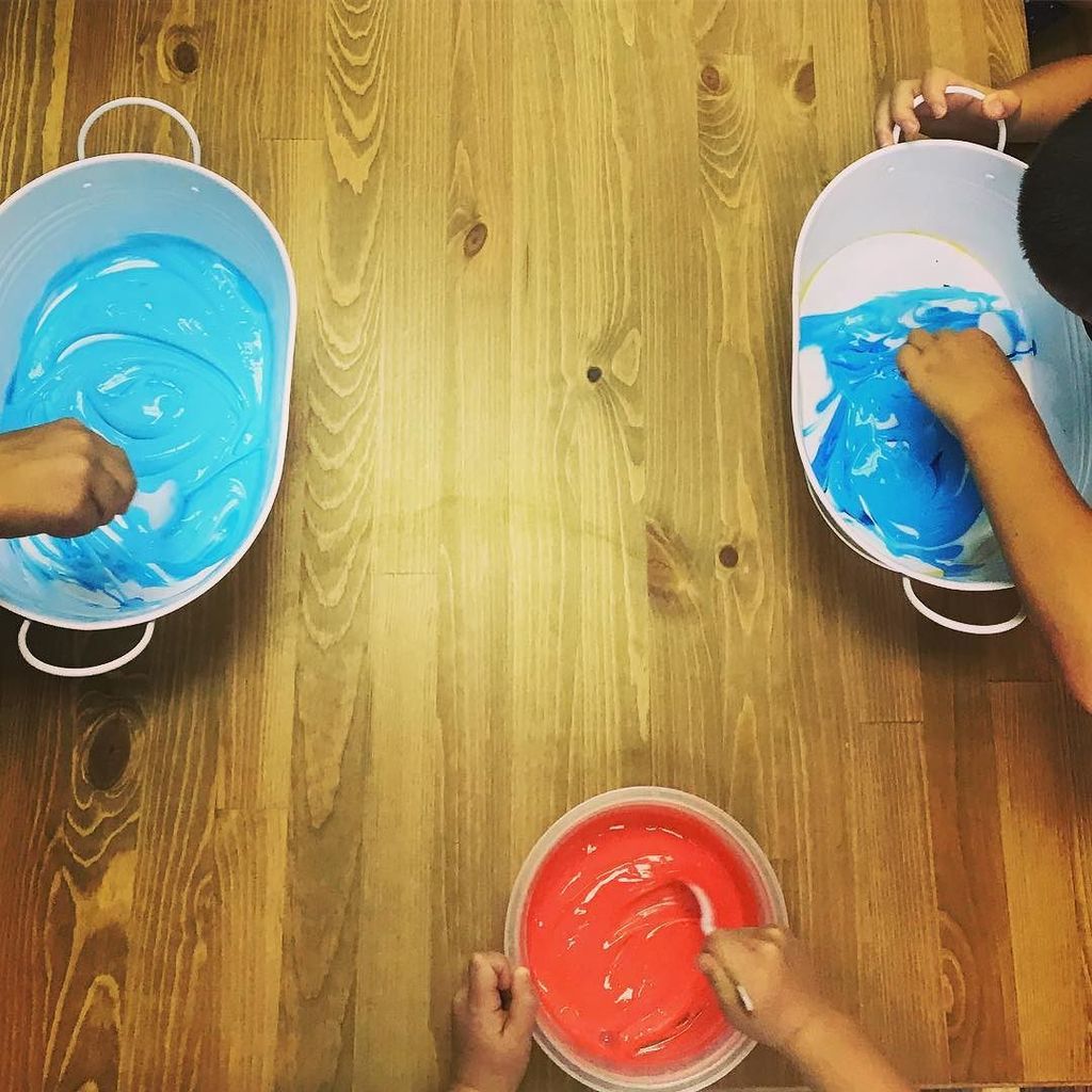 Mixing SLIME!  #monstermashslimeparty #thetreehouse #sensoryplay #itssticky #isitreadyyet ift.tt/2yTSvnV