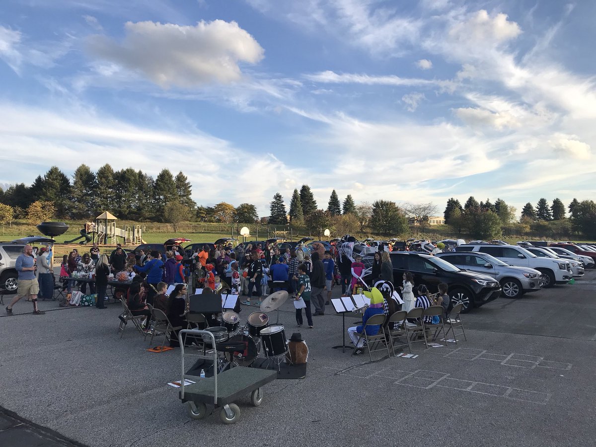Kudos to <a href="/GwyneddSquare/">Gwynedd Square</a> H&amp;S for an awesome first Trunk or Treat and for letting a few of us add to the fun! #thriller #gimmecandy 🎃👻🍬🍫🍭