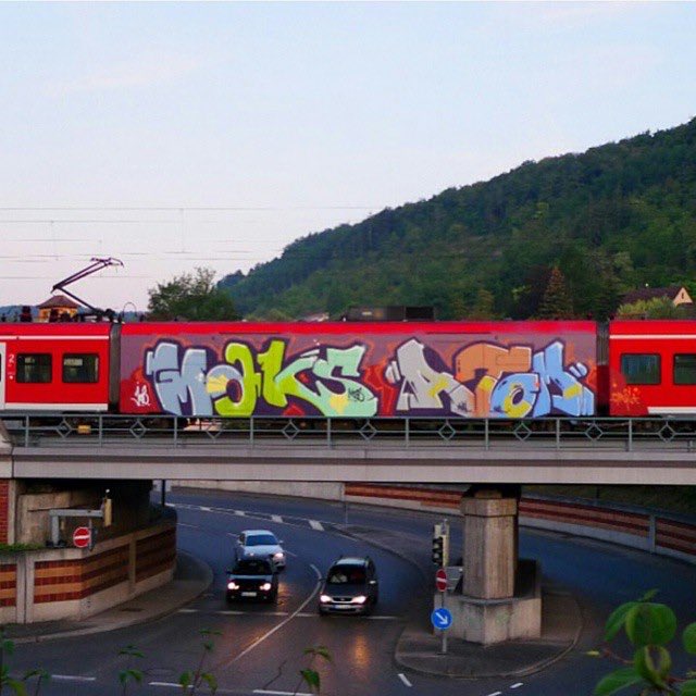 doeleano's tweet photo. #MrMAKS & #ATOM #Moas #Graffiti #Wholecar https://t.co/cIyxoC09UX