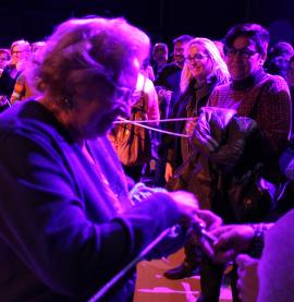 BcnDCultural's tweet photo. Són dones... Es busquen i es troben...
Vols sumar-te a la xarxa de cures?
#ARTiPARTstperecaterina
Més info: https://t.co/rh9Ds9bw3R https://t.co/1j3ZsN7J0o