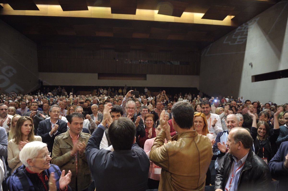sanchezcastejon's tweet photo. El 21 de diciembre ganará la concordia entre catalanes.
Y ese pacto de convivencia lo lograremos entre todos con la reforma constitucional. https://t.co/ksC5vSPiPf