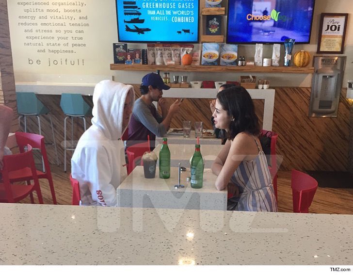 bieberinfobr's tweet photo. 29 de outubro: Justin Bieber e Selena Gomez na California. https://t.co/O50wdMWC6c