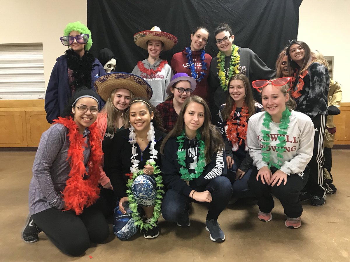 LowellSwimDive's tweet image. Last weekend of #makeadifferencemonth and the ladies had some spooky fun at the Hallows Eve fun run! #proudcoach