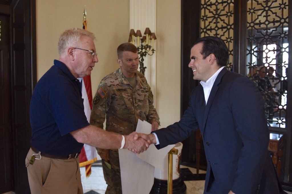 ricardorossello's tweet photo. Con el General Buchanan, Mike Byrne @fema y @AlfonsoOrona30 discutiendo los próximos pasos de recuperación. https://t.co/e3JtlzyoPr